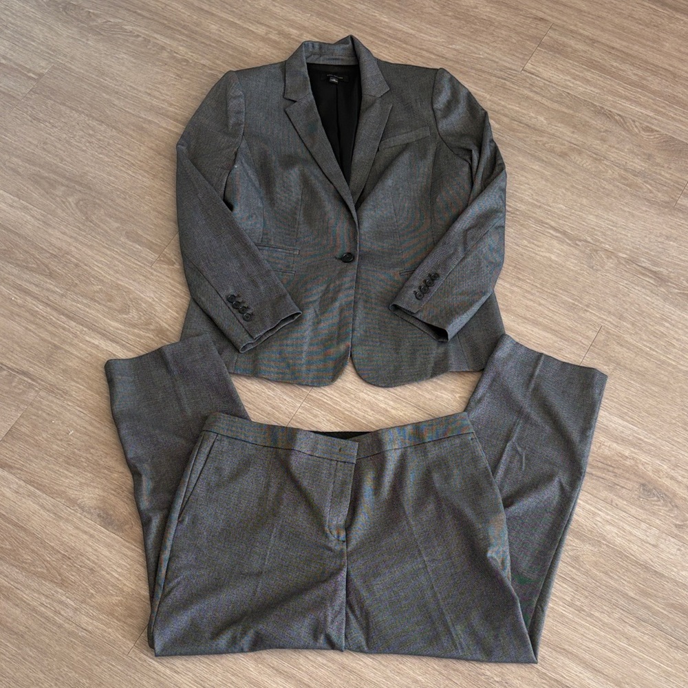 Women’s Ann Taylor Blazer and Pants Set